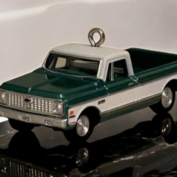 Hallmark 2024 Lil' American Trucks #2 1972 CHEVROLET CHEYENNE SUPER ~ NMIB - Picture 9 of 10